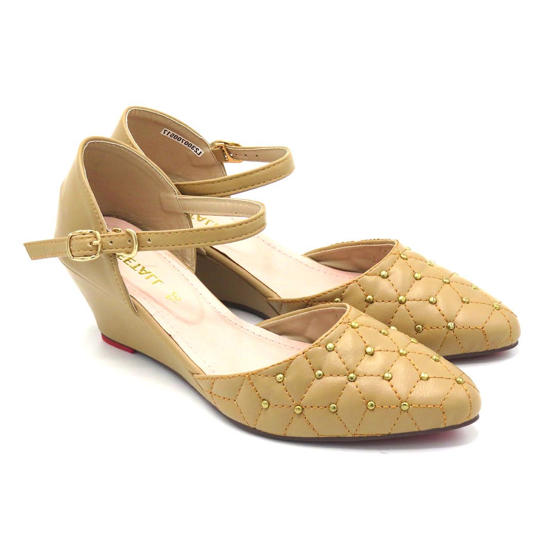 5 Shoes Close to Sandals