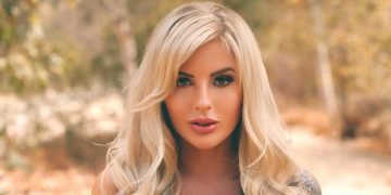 Jessica Weaver Nudes: Unveiling the Truth and Controversy
