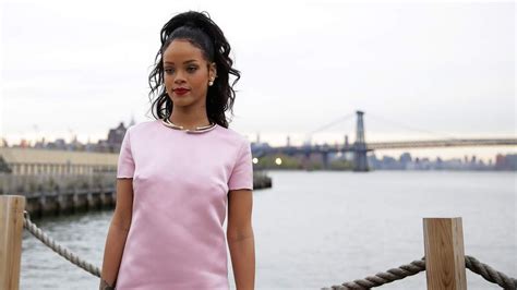 5 Facts About Rihanna’s Leaked Nude Photos Scandal