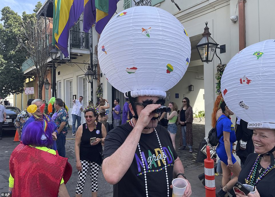 New Orleans Final Mardi Gras Parade Is An Explosion Of Color Daily New Orleans Final Mardi Gras Parade Is An Explosion Of Color Daily