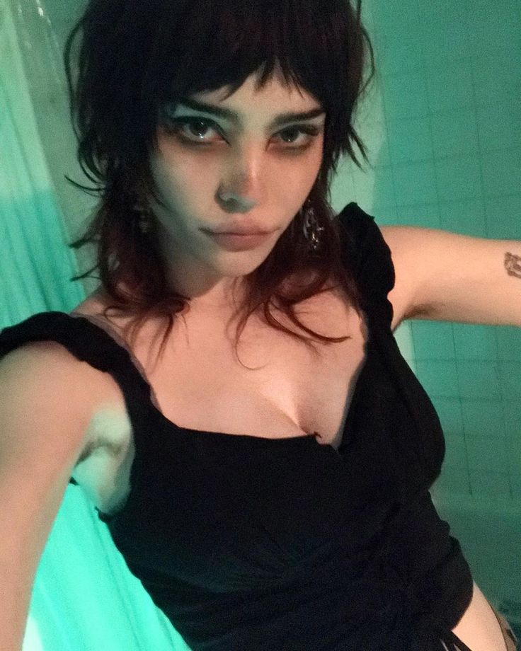 Sophie Thatcher Tits