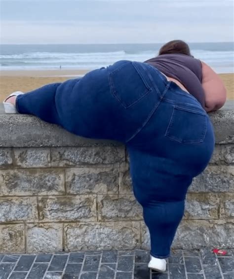 SSBBW Nude Beauty: Embrace Curves, Celebrate Confidence