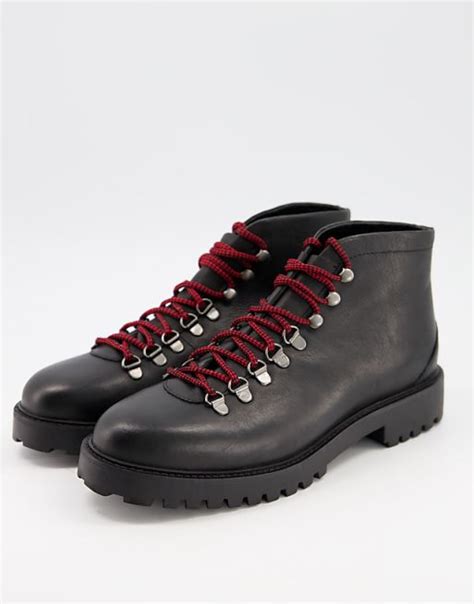 Walk London in Comfortable Boots