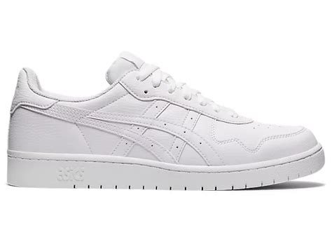 5 Ways Japan Loves White Sneakers