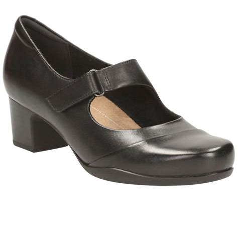 5 Wide Casual Shoes